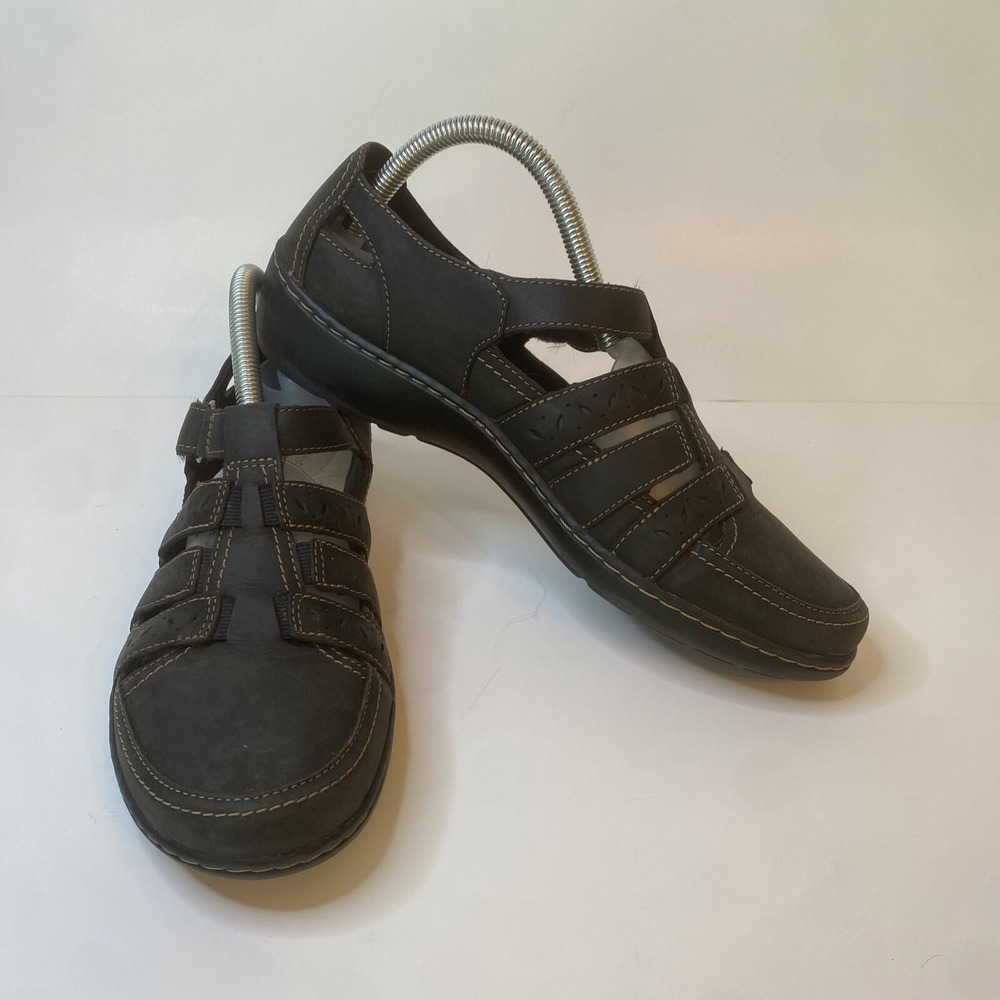 Collection by Clarks Mary Jane Flats Women's Size 9M. Brown Leather Womans Flats